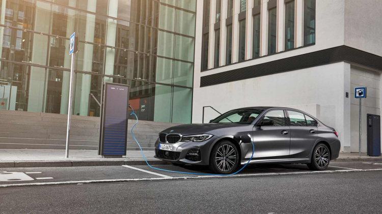 BMW 330e Plug-in hybrid 2020 ra mắt với sức mạnh 292 mã lực