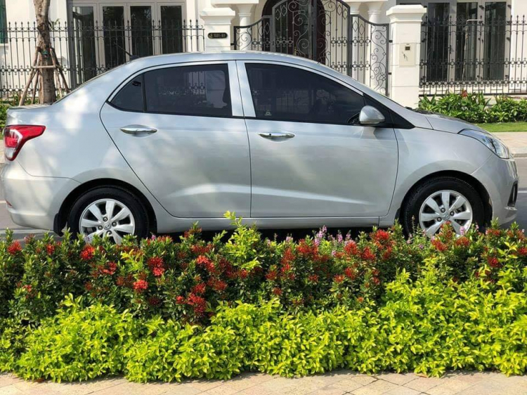 Bán Hyundai I10 số sàn 2017 bảng 1.2 màu bạc nhập Hàn