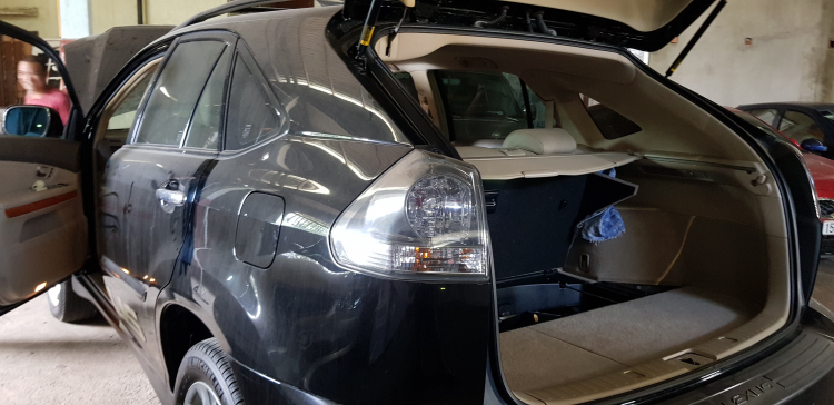 Phân vân chọn mua sedan giữa Mercedes-Benz C 200 và Toyota Camry 2.5Q? Phân vân chọn mua sedan giữa Mercedes-Benz C 200 và Toyota Camry 2.5Q?