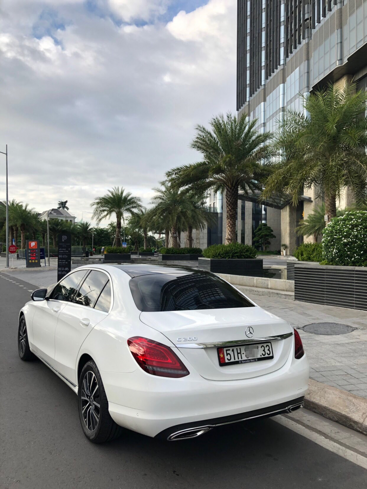 Phân vân chọn mua sedan giữa Mercedes-Benz C 200 và Toyota Camry 2.5Q? Phân vân chọn mua sedan giữa Mercedes-Benz C 200 và Toyota Camry 2.5Q?