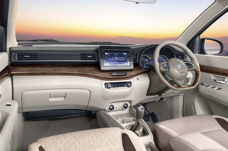 Chủ xe Suzuki Ertiga nâng cấp nội thất bọc da với chi phí dưới 10 triệu đồng Chủ xe Suzuki Ertiga nâng cấp nội thất bọc da với chi phí dưới 10 triệu đồng