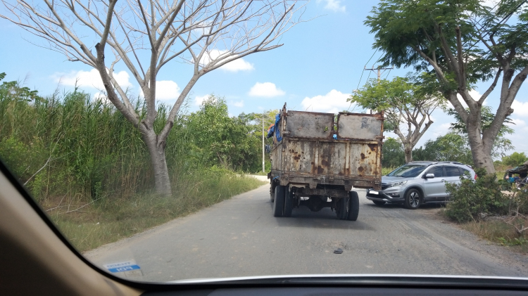 Nhìn oải quá các anh .Có phải xe chở phế liệu ?