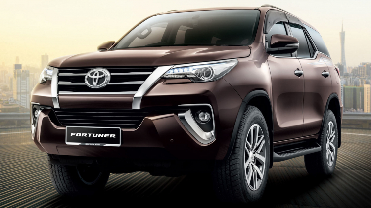 Toyota Malaysia nâng cấp màn hình giải trí 9.0 inch cho Innova và Fortuner