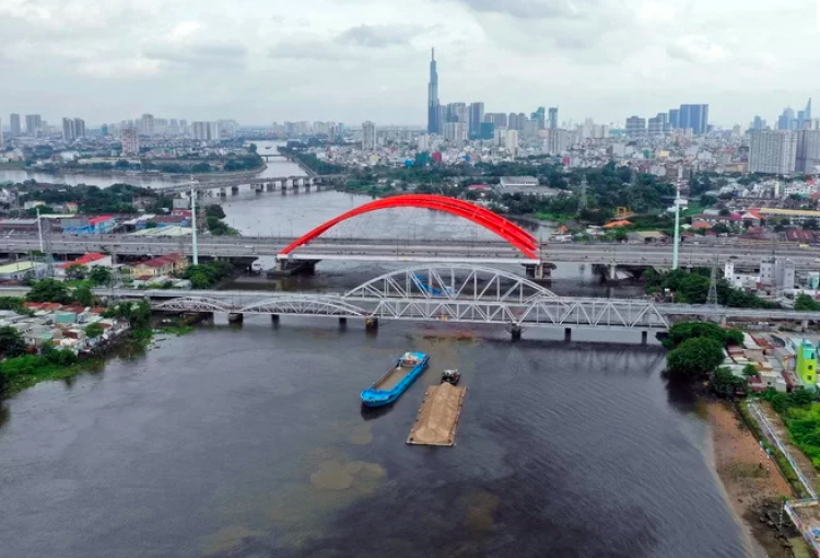 Cầu sắt Bình Lợi bắc qua sông Sài Gòn chuẩn bị khai thông đầu tháng 9