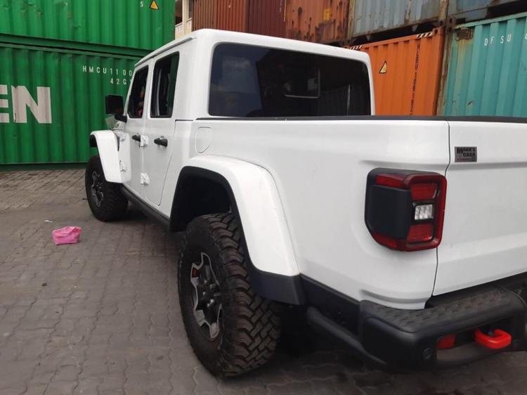 Bán tải Jeep Gladiator Rubicon 2020 đầu tiên về Việt Nam