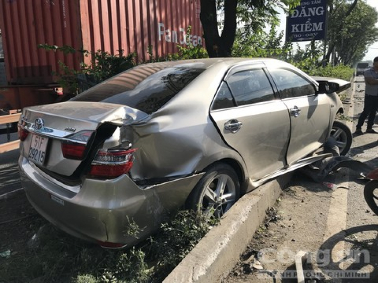 Camry đại náo trên quốc lộ 1