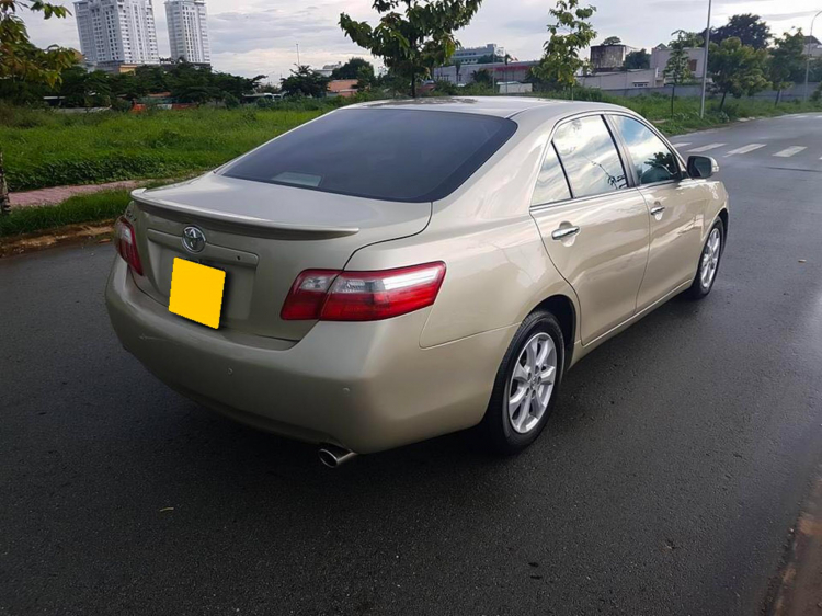 Hơn 10 năm sử dụng, Toyota Camry nhập Mỹ bán lại ngang giá Accent