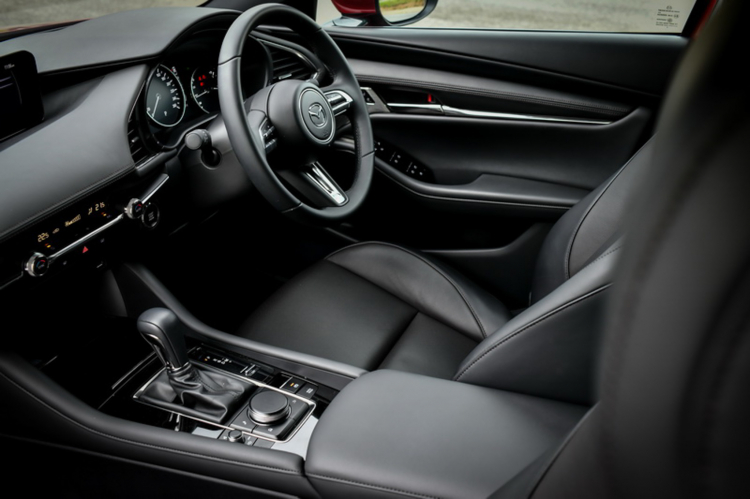 Bộ ảnh thực tế Mazda3 thế hệ mới tại Thái Lan: Sedan và hatchback máy 2.0 SkyActiv