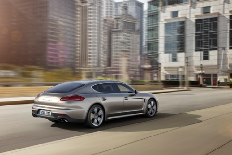 Panamera Turbo S sẽ ra mắt thế giới tại Tokyo Motor Show 2013 Panamera Turbo S sẽ ra mắt thế giới tại Tokyo Motor Show 2013