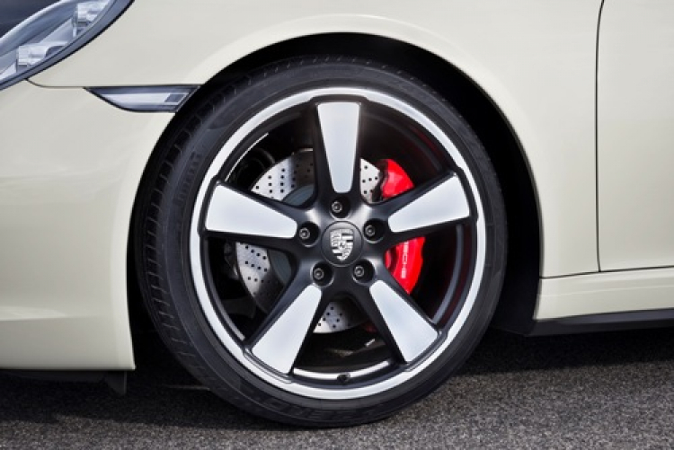 Huyền thoại Porsche 911 kỷ niệm 50 năm ra đời Huyền thoại Porsche 911 kỷ niệm 50 năm ra đời