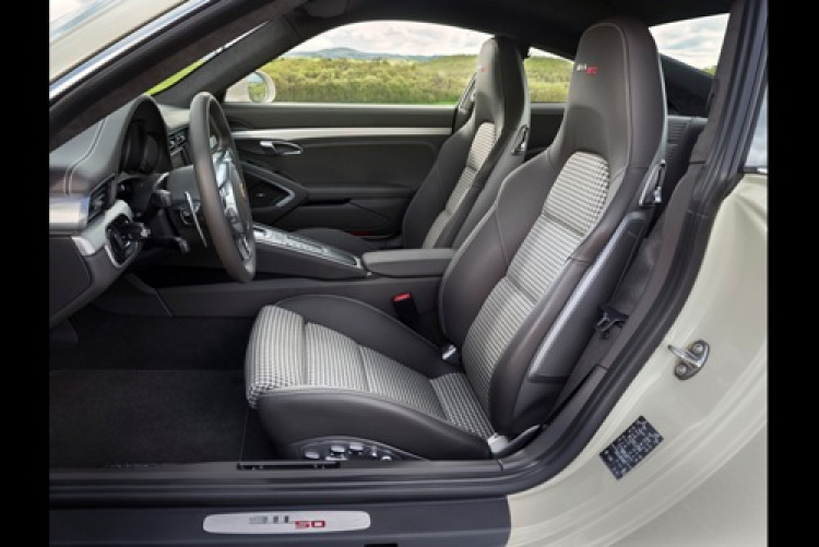 Huyền thoại Porsche 911 kỷ niệm 50 năm ra đời Huyền thoại Porsche 911 kỷ niệm 50 năm ra đời
