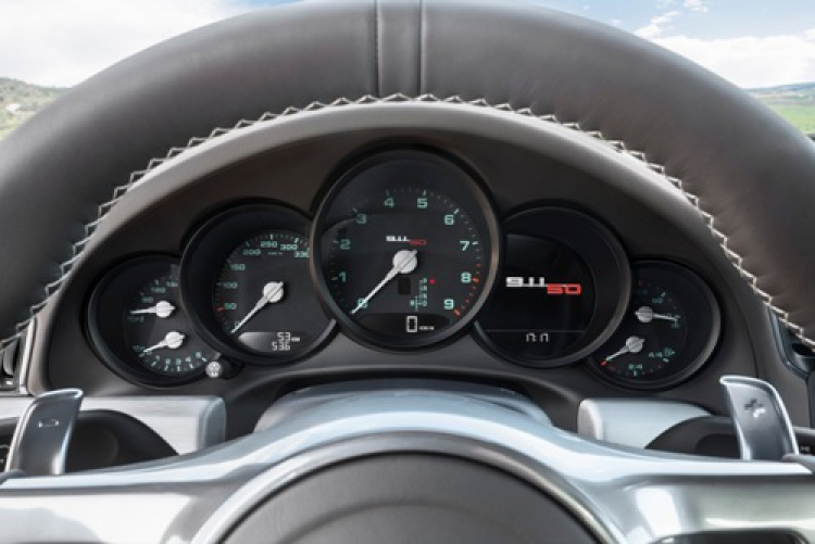 Huyền thoại Porsche 911 kỷ niệm 50 năm ra đời Huyền thoại Porsche 911 kỷ niệm 50 năm ra đời