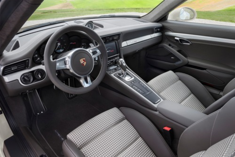 Huyền thoại Porsche 911 kỷ niệm 50 năm ra đời Huyền thoại Porsche 911 kỷ niệm 50 năm ra đời