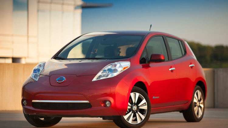 Nissan Leaf EV có thể đi gần 320km sau mỗi lần sạc