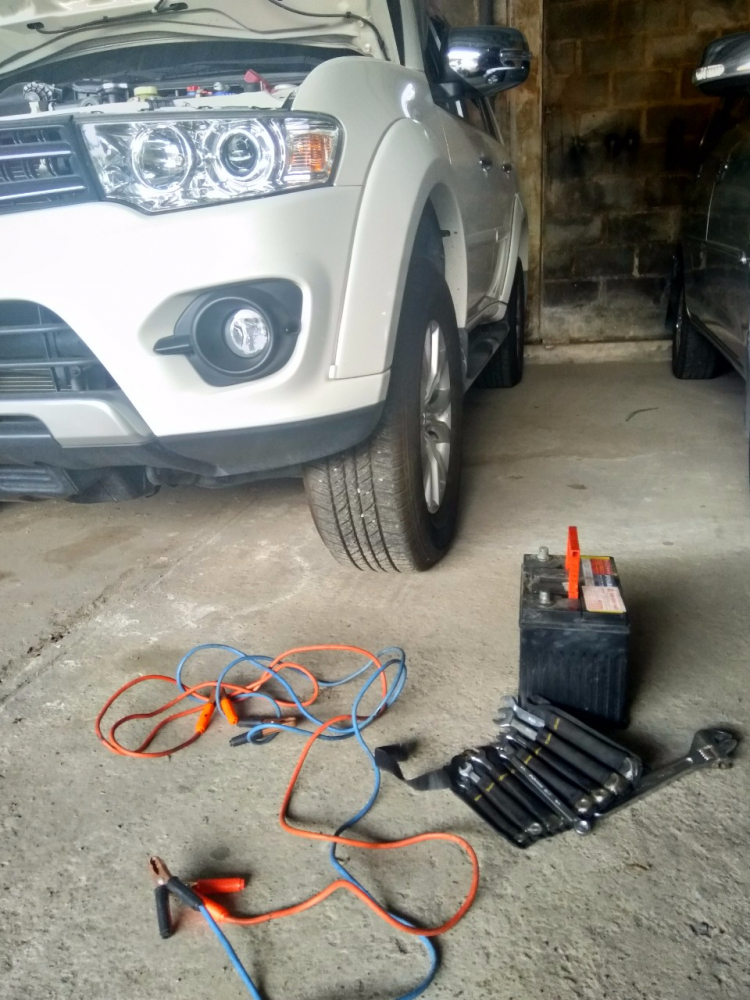 Xe Toyota Innova bị rò rỉ điện, để 5 ngày không nổ máy được Xe Toyota Innova bị rò rỉ điện, để 5 ngày không nổ máy được