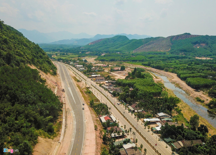 Cập nhật về đường bộ cao tốc Bắc-Nam, giấc mơ xuyên Việt trở nên dễ dàng hơn Cập nhật về đường bộ cao tốc Bắc-Nam, giấc mơ xuyên Việt trở nên dễ dàng hơn