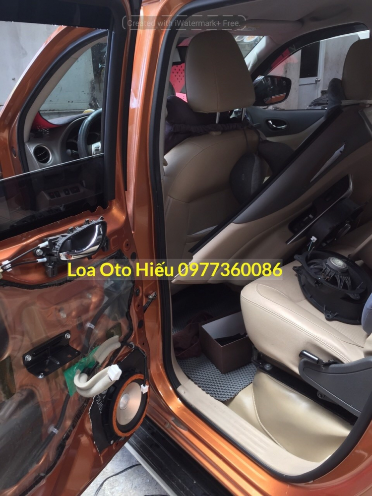 Nissan Navara nâng cấp âm thanh