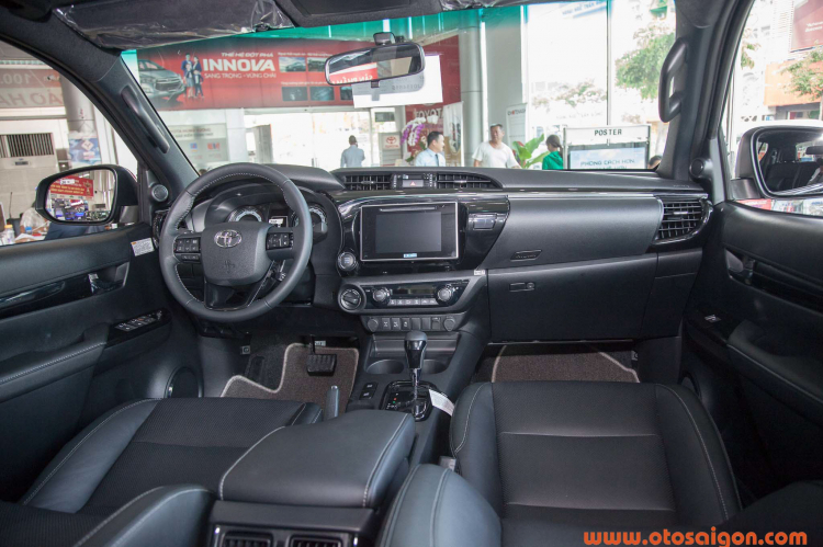 Toyota Hilux giảm giá hơn 30 triệu đồng, thêm phiên bản 1 cầu số sàn mới giá 622 triệu Toyota Hilux giảm giá hơn 30 triệu đồng, thêm phiên bản 1 cầu số sàn mới giá 622 triệu