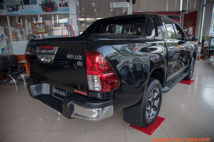 Toyota Hilux giảm giá hơn 30 triệu đồng, thêm phiên bản 1 cầu số sàn mới giá 622 triệu Toyota Hilux giảm giá hơn 30 triệu đồng, thêm phiên bản 1 cầu số sàn mới giá 622 triệu