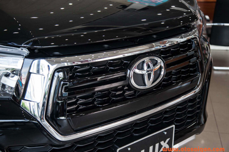Toyota Hilux giảm giá hơn 30 triệu đồng, thêm phiên bản 1 cầu số sàn mới giá 622 triệu Toyota Hilux giảm giá hơn 30 triệu đồng, thêm phiên bản 1 cầu số sàn mới giá 622 triệu