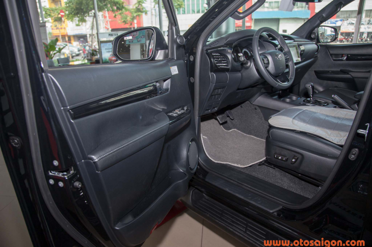 Toyota Hilux giảm giá hơn 30 triệu đồng, thêm phiên bản 1 cầu số sàn mới giá 622 triệu Toyota Hilux giảm giá hơn 30 triệu đồng, thêm phiên bản 1 cầu số sàn mới giá 622 triệu