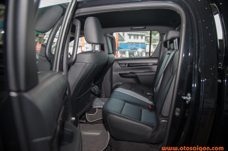 Toyota Hilux giảm giá hơn 30 triệu đồng, thêm phiên bản 1 cầu số sàn mới giá 622 triệu Toyota Hilux giảm giá hơn 30 triệu đồng, thêm phiên bản 1 cầu số sàn mới giá 622 triệu