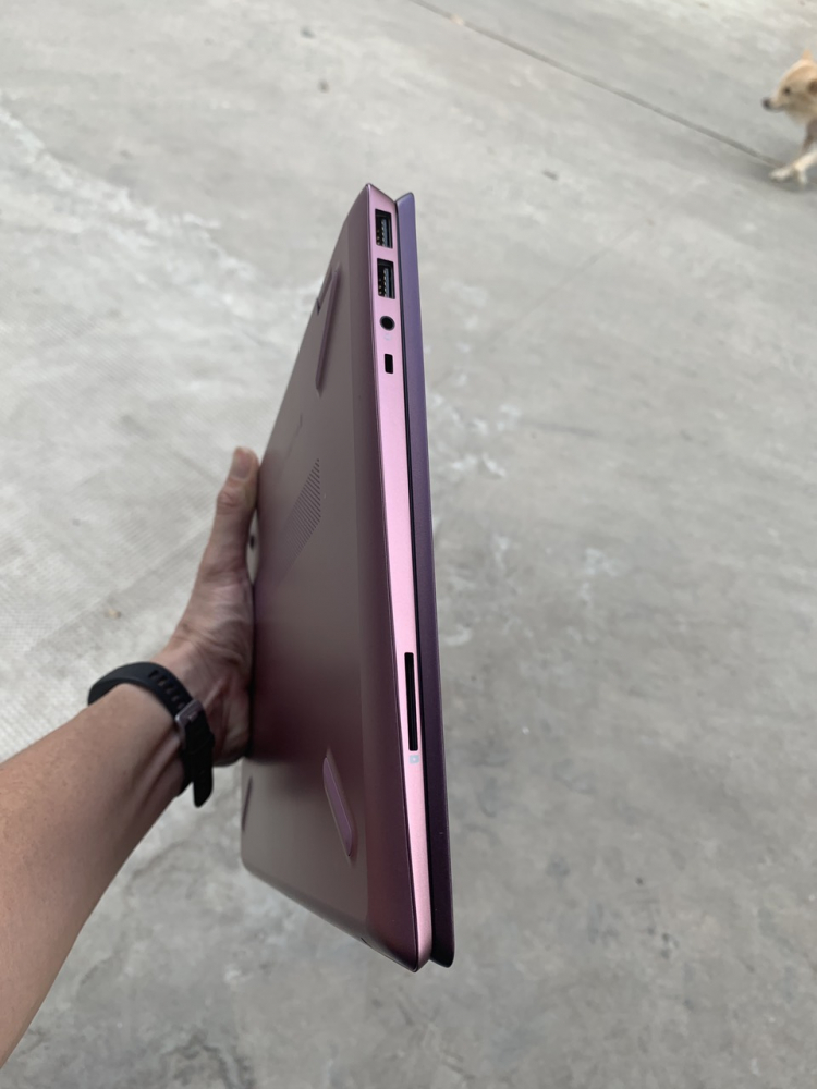 có nên mua laptop trên tiki ko mí anh?