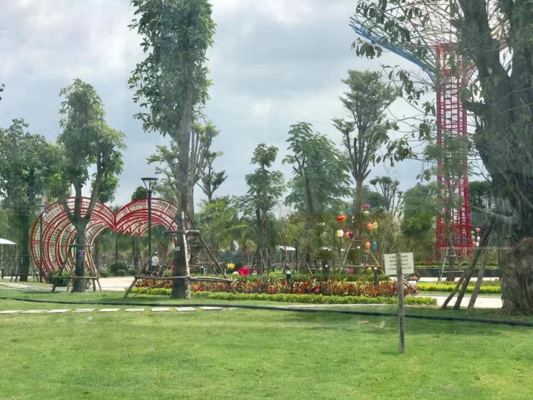 VINHOMES GRAND PARK QUẬN 9 LÀ CÁI “BẪY GẤU” CHO NHỮNG KHÁCH YÊU MÀU HỒNG!