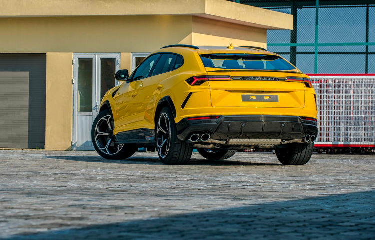 Cận cảnh siêu SUV Lamborghini Urus nhập khẩu chính hãng về VN