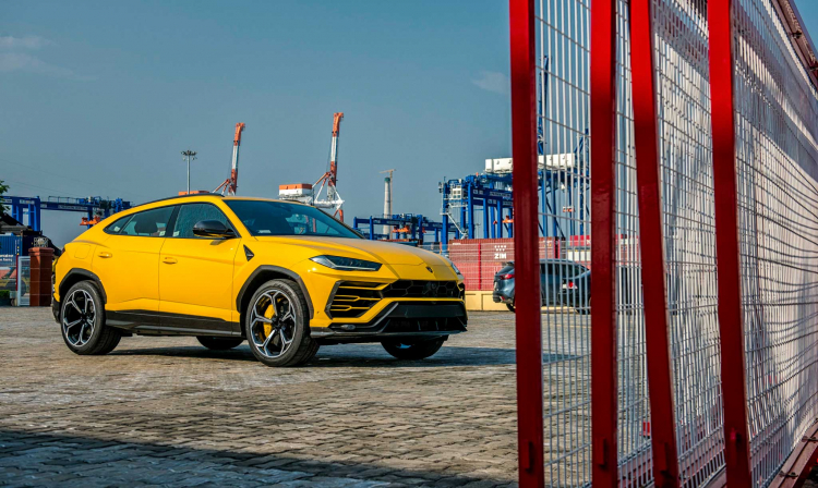 Cận cảnh siêu SUV Lamborghini Urus nhập khẩu chính hãng về VN