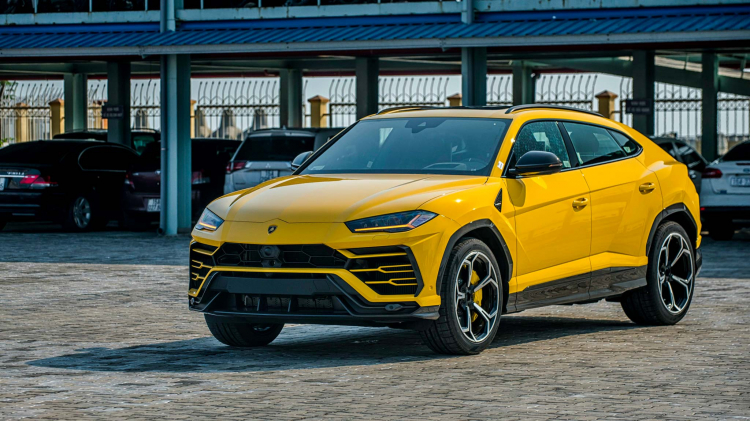 Cận cảnh siêu SUV Lamborghini Urus nhập khẩu chính hãng về VN