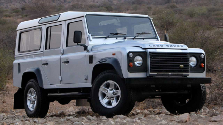 Nhìn lại sự khác biệt giữa Land Rover Defender thế hệ mới và cũ