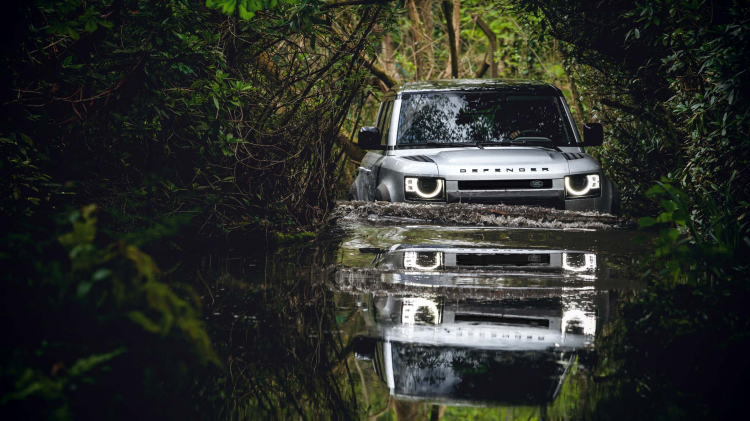 Nhìn lại sự khác biệt giữa Land Rover Defender thế hệ mới và cũ