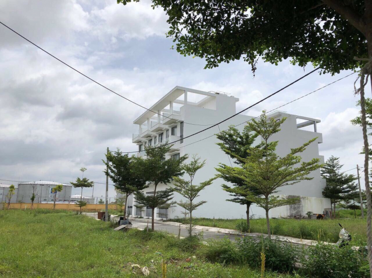 Đất nền ngay thị trấn Nhà Bè, SHR đã có, xd tự do giờ mua để đó được ko các bác Đất nền ngay thị trấn Nhà Bè, SHR đã có, xd tự do giờ mua để đó được ko các bác