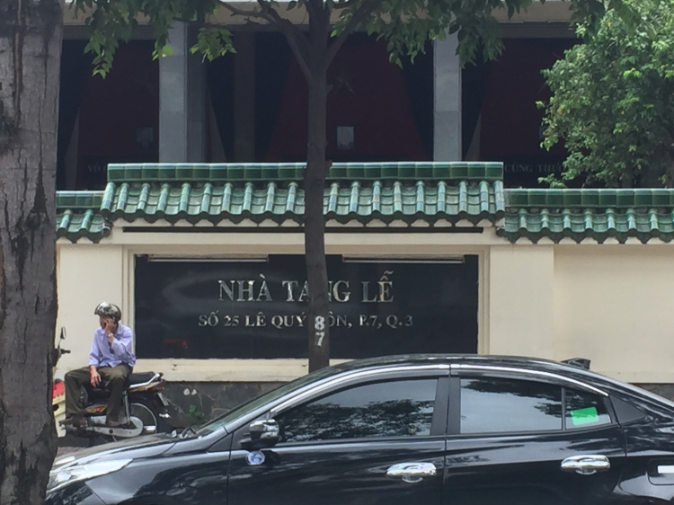 Nhà tang lễ LQĐ có chỗ đậu 4b không mí anh ? Nhà tang lễ LQĐ có chỗ đậu 4b không mí anh ?