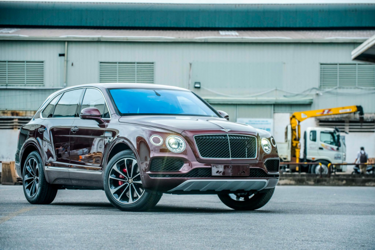 Cận cảnh Bentley Bentayga V8 phiên bản 100 năm tại Việt Nam được chủ nhân cá nhân hóa