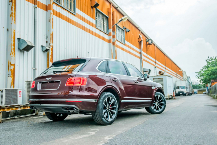 Cận cảnh Bentley Bentayga V8 phiên bản 100 năm tại Việt Nam được chủ nhân cá nhân hóa