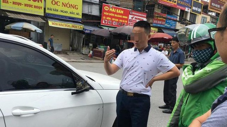 Sửa gương hết gần 60 triệu, tài xế xe Mercedes chỉ bắt tài xế Grabbike đền 10 triệu Sửa gương hết gần 60 triệu, tài xế xe Mercedes chỉ bắt tài xế Grabbike đền 10 triệu