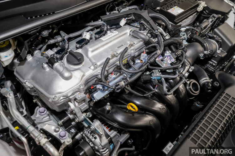 Cận cảnh Toyota Corolla Altis 1.8G thế hệ mới ở showroom tại Malaysia Cận cảnh Toyota Corolla Altis 1.8G thế hệ mới ở showroom tại Malaysia