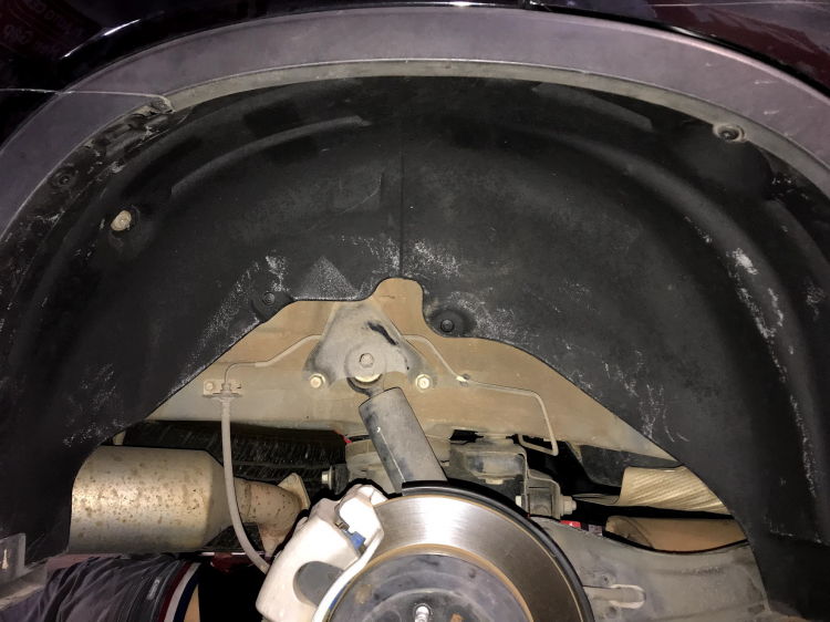 Chia sẻ cách khắc phục lồng vè nỉ trong hộc bánh không còn bị xệ, bị rách. Chia sẻ cách khắc phục lồng vè nỉ trong hộc bánh không còn bị xệ, bị rách.