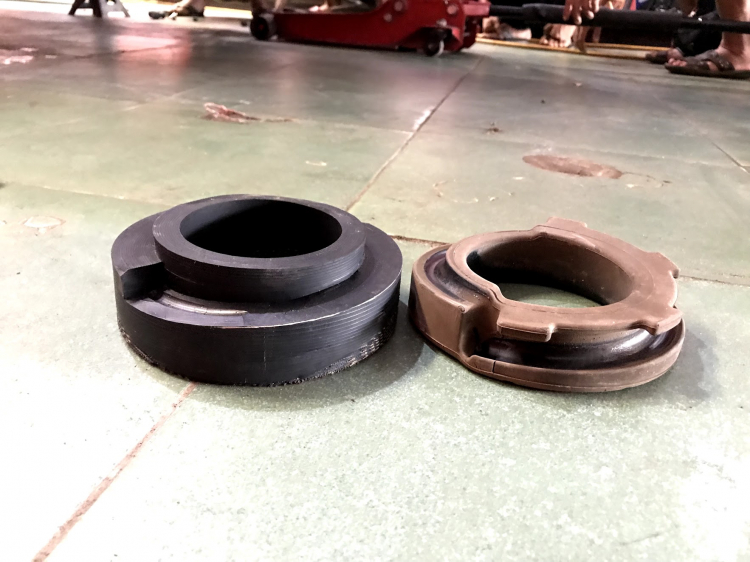 Chia sẻ cách khắc phục lồng vè nỉ trong hộc bánh không còn bị xệ, bị rách. Chia sẻ cách khắc phục lồng vè nỉ trong hộc bánh không còn bị xệ, bị rách.