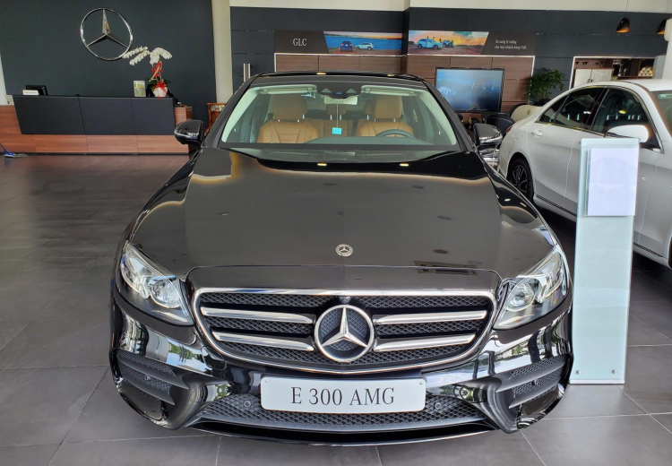 Cận cảnh Mercedes-Benz E 300 AMG có giá 2,833 tỷ đồng