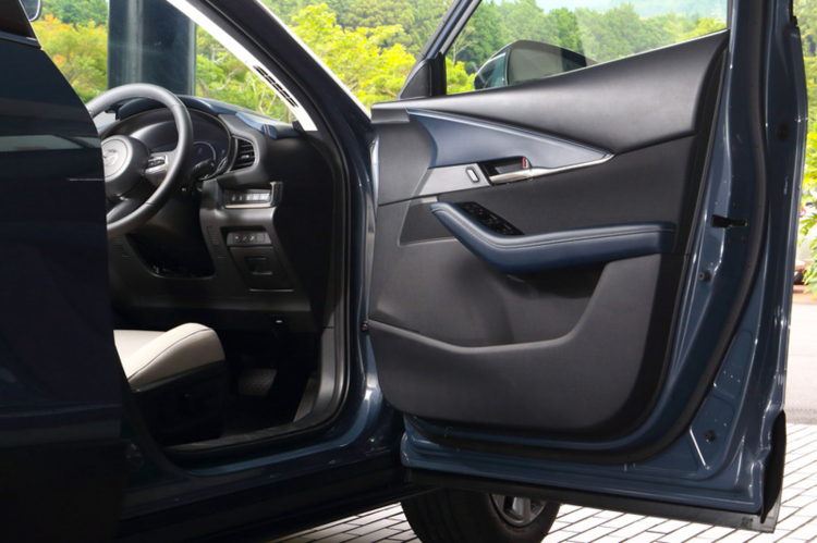 Bộ ảnh thực tế của Mazda CX-30 tại Nhật Bản: Nhỏ hơn CX-5 lớn hơn CX-3