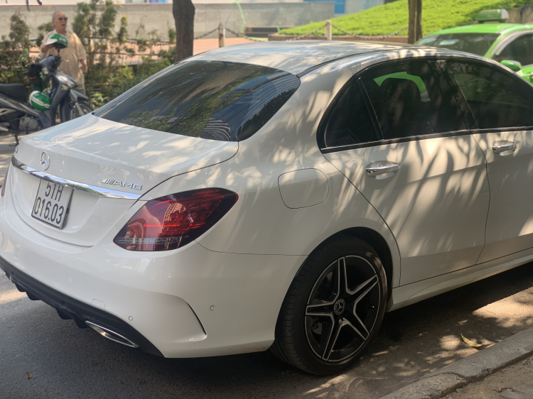 E bán Mercedes C300 AMG 2019