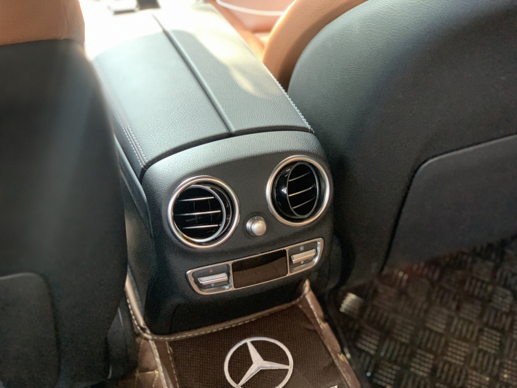 E bán Mercedes C300 AMG 2019