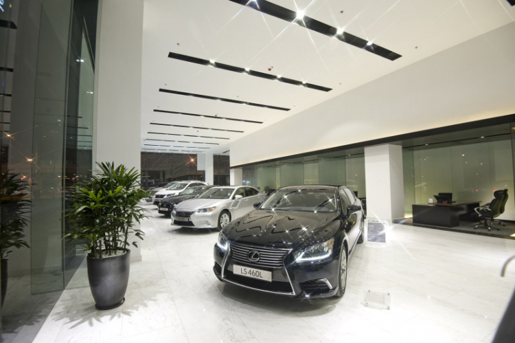 Lexus khai trương showroom tại Hà Nội