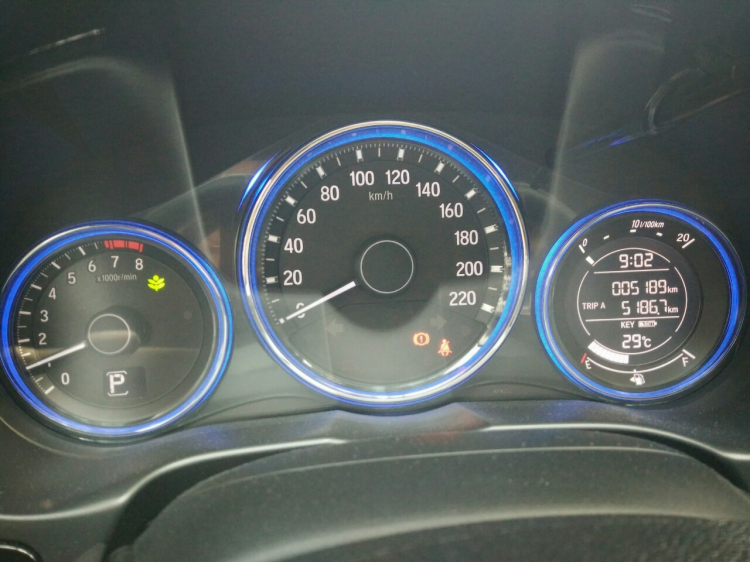 Honda City 1.5 CVT 2017 màu đỏ, đi 5.000 km