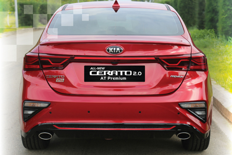 Kia Cerato 2.0 AT Premium ra mắt phiên bản nâng cấp: pô đôi, cánh gió thể thao