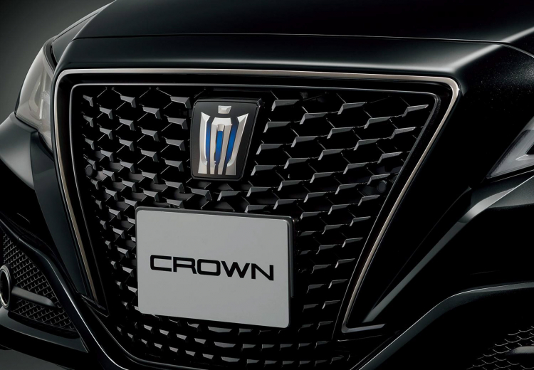Toyota Crown Sport Style: Sedan sang trọng, lịch lãm cho người trưởng thành