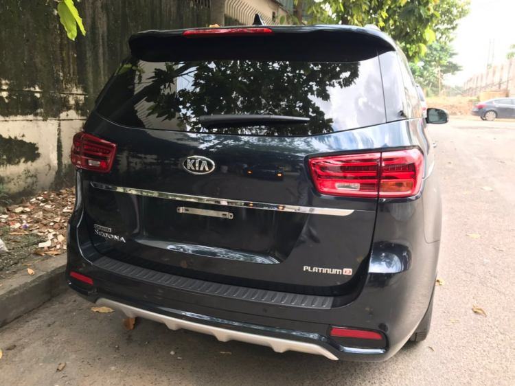 Chọn Kia Sedona 2019 (Full Dầu) hay Hyundai SantaFe 2019 (Xăng Đặc Biệt)?